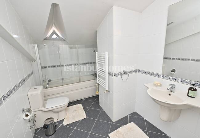 İstanbul Eyüpsultan'da Havuzlu Sitede Ferah Tasarımlı Daire 16