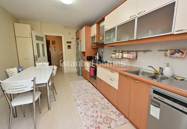 İstanbul Eyüpsultan'da Havuzlu Sitede Ferah Tasarımlı Daire 10