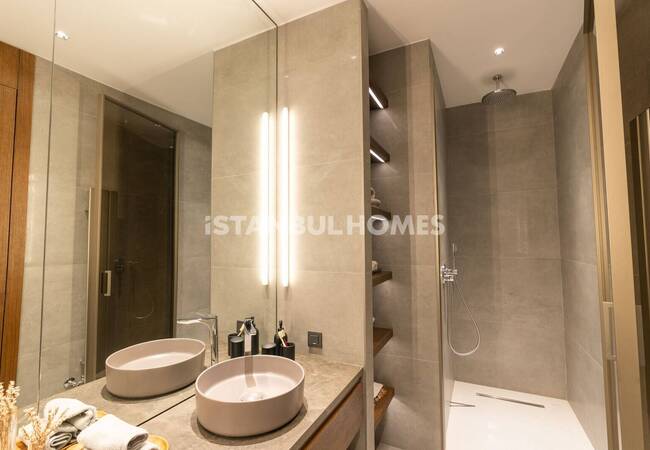 Luxe Real Estate with Sea View in Uskudar Istanbul 26
