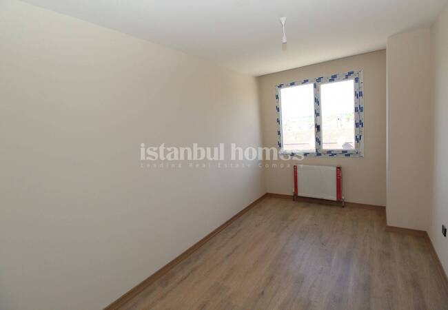 Spacious Real Estate 1 Km From the Sea in Buyukcekmece 5