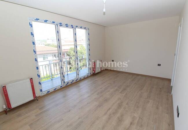 Spacious Real Estate 1 Km From the Sea in Buyukcekmece 6