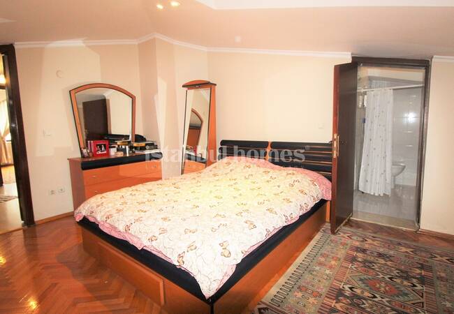 Duplex Apartment in Building with Lift in Sisli Istanbul 16