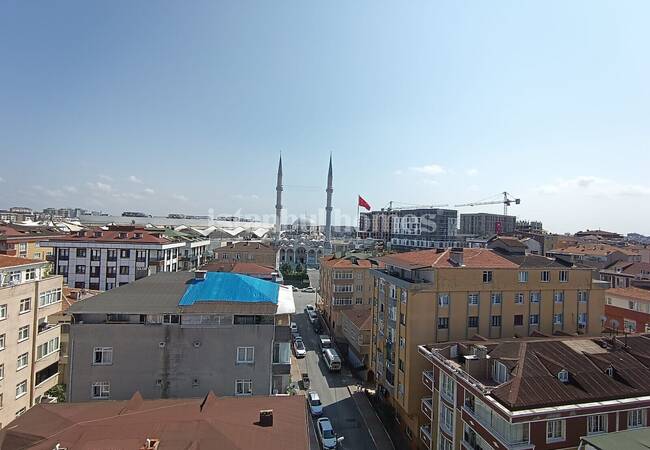 Apartment Close to Vialand Shopping Center in Eyupsultan 32