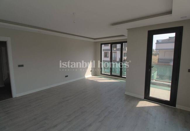 Beylikdüzü'nde Saunalı ve Havuzlu Sitede Balkonlu Daireler 7