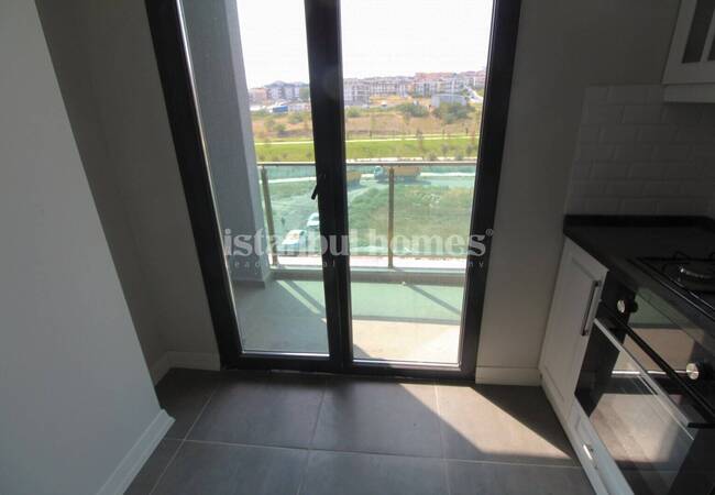 Beylikdüzü'nde Saunalı ve Havuzlu Sitede Balkonlu Daireler 10