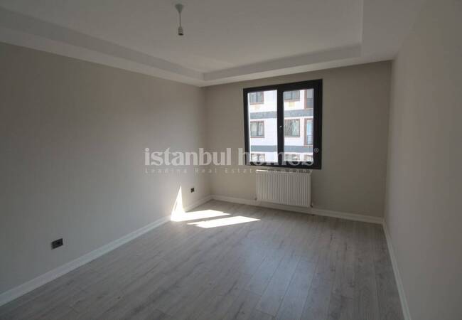 Beylikdüzü'nde Saunalı ve Havuzlu Sitede Balkonlu Daireler 16