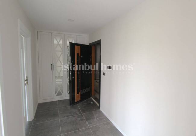 Beylikdüzü'nde Saunalı ve Havuzlu Sitede Balkonlu Daireler 19