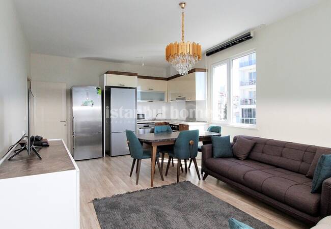 Apartment in a Complex Close to the Main Road in Kartal 7