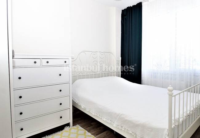 Apartment in a Complex Close to the Main Road in Kartal 9