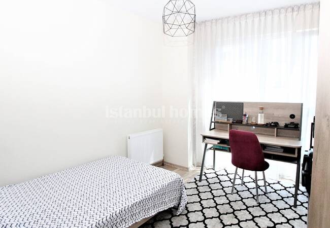 Apartment in a Complex Close to the Main Road in Kartal 12
