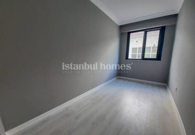 Tuzla'da Sahile Yakın Konumda Satılık Bakımlı Daire 9