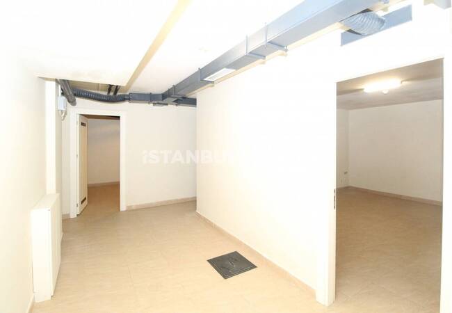 İstanbul Sarıyer'de Boğaz Manzaralı Yenilenmiş Binada Daireler 56
