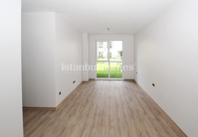 Garden Floor Properties 650 M From Tram in Zeytinburnu Istanbul 19