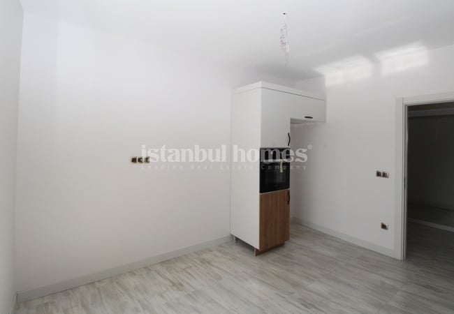Garden Floor Properties 650 M From Tram in Zeytinburnu Istanbul 16