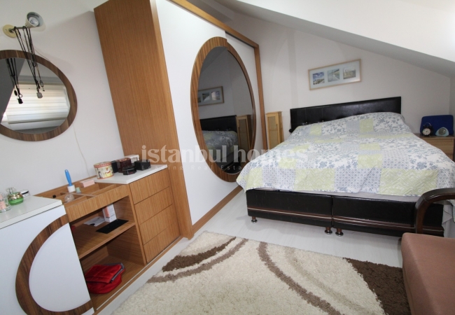 Duplex Flat with Golden Horn View in Istanbul Beyoglu 16