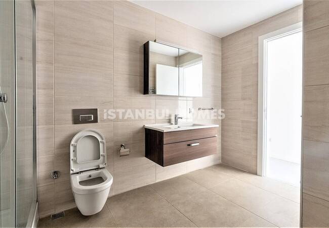 Real Estate in Complex with Terrace and Balcony in Kartal Istanbul 22