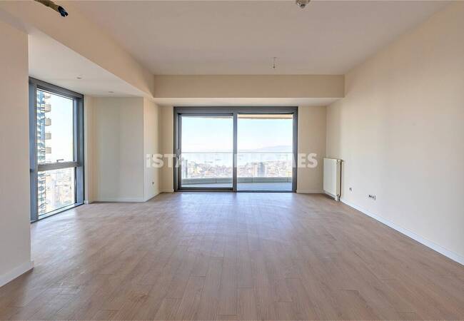 Real Estate in Complex with Terrace and Balcony in Kartal Istanbul 8