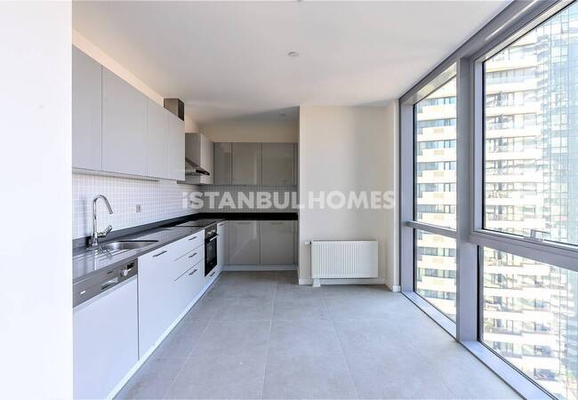 Real Estate in Complex with Terrace and Balcony in Kartal Istanbul 11