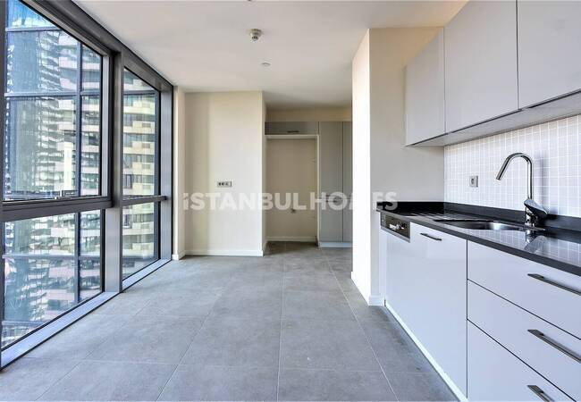 Real Estate in Complex with Terrace and Balcony in Kartal Istanbul 12