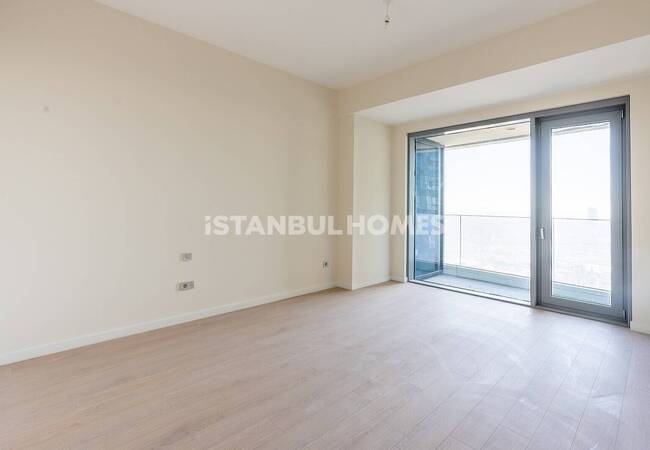 Real Estate in Complex with Terrace and Balcony in Kartal Istanbul 14