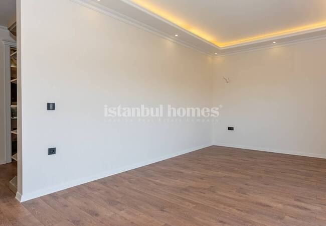 Duplex Villa with Garden and Pool in Istanbul Beylikduzu 23