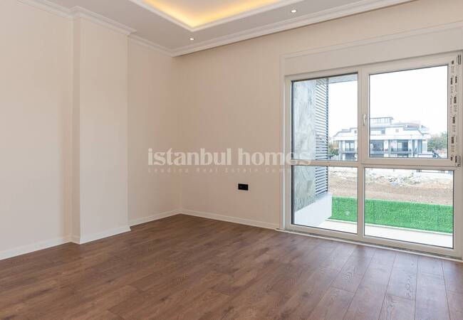 Duplex Villa with Garden and Pool in Istanbul Beylikduzu 31