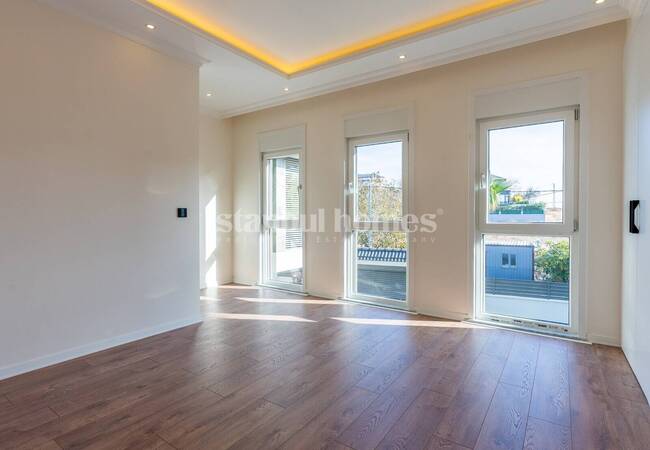 Duplex Villa with Garden and Pool in Istanbul Beylikduzu 35