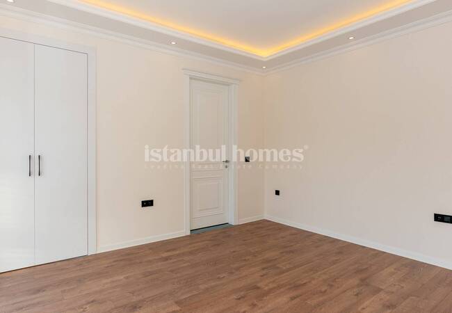 Duplex Villa with Garden and Pool in Istanbul Beylikduzu 36