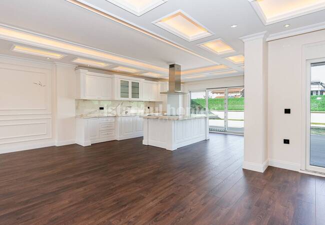 Duplex Villa with Garden and Pool in Istanbul Beylikduzu 17