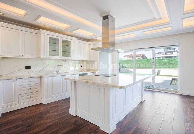 Duplex Villa with Garden and Pool in Istanbul Beylikduzu 19