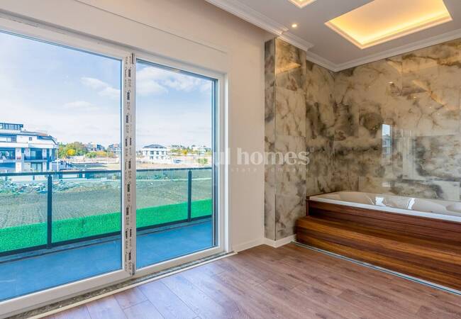 Duplex Villa with Garden and Pool in Istanbul Beylikduzu 21