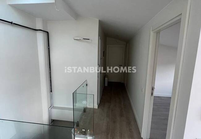 آپارتمان دوبلکس با فضای داخلی جادار در بشیکتاش 13