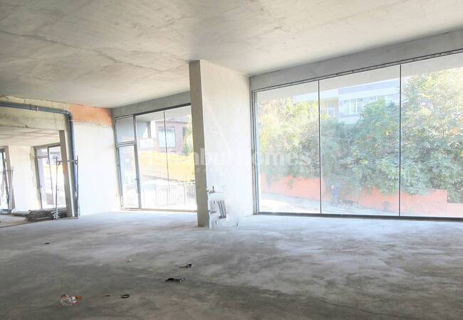 Commercial Properties on the Main Street in Istanbul Eyup 4