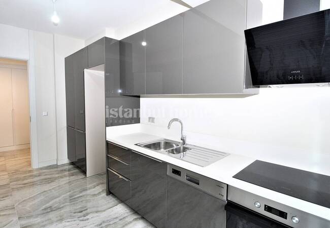 شقق مطلة على الطبيعة والغابات مع مجمع سكني في اسطنبول 25