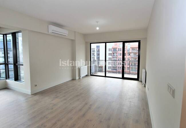 شقق مطلة على الطبيعة والغابات مع مجمع سكني في اسطنبول 17