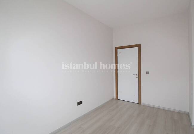 Modern Real Estate with City View in Istanbul Kucukcekmece 27