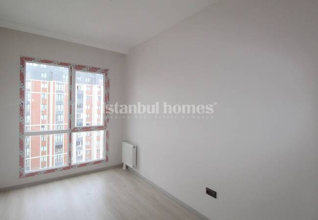 Modern Real Estate with City View in Istanbul Kucukcekmece 26