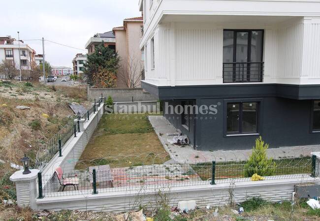 2-bedroom Brand New Apartment with Garden in Beylikduzu 11