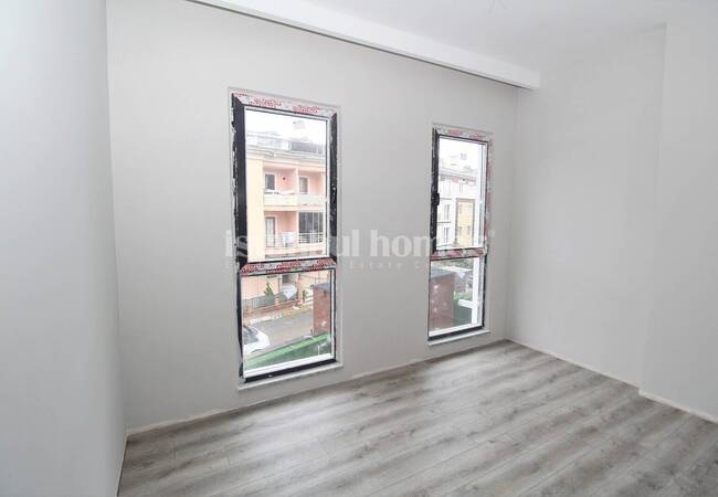 Apartment in a Complex Near the Subway in Eyupsultan Gokturk 10