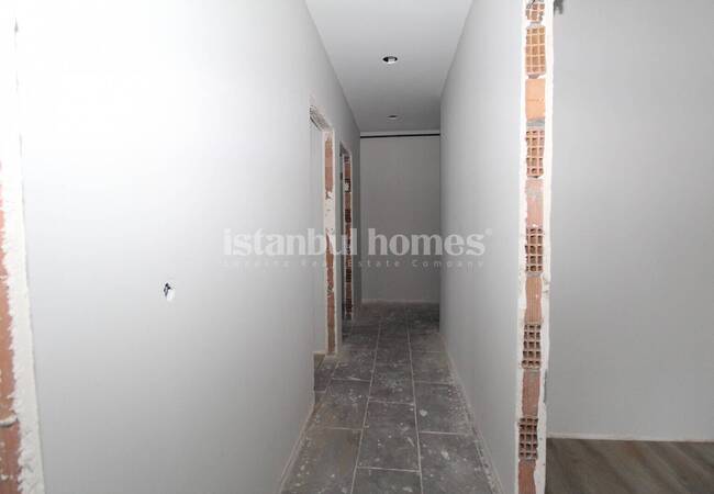 Apartment in a Complex Near the Subway in Eyupsultan Gokturk 11