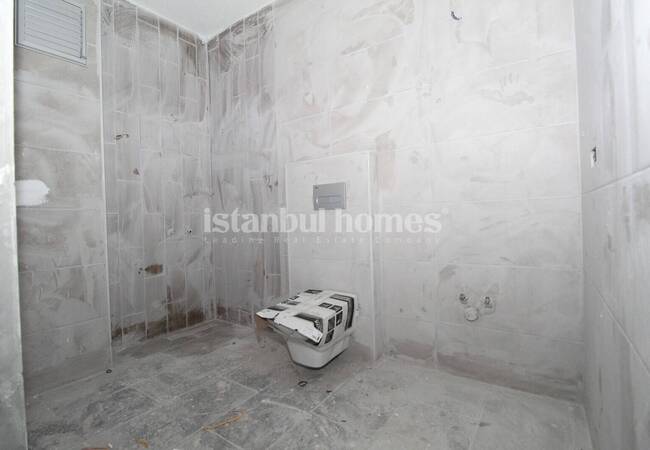 Apartment in a Complex Near the Subway in Eyupsultan Gokturk 12