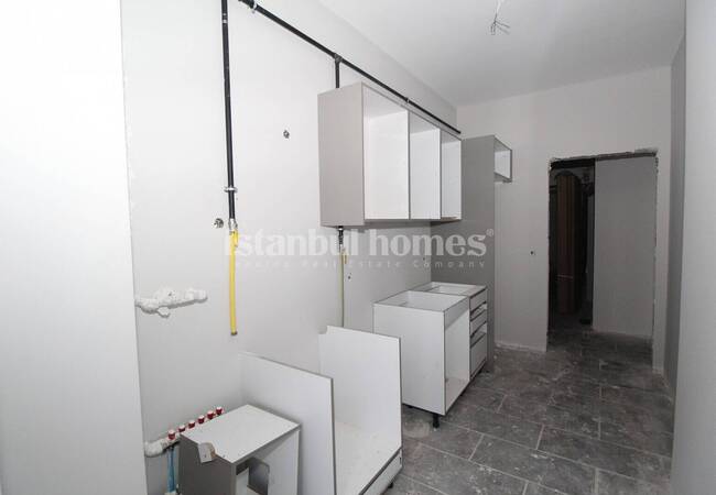 Apartment in a Complex Near the Subway in Eyupsultan Gokturk 14