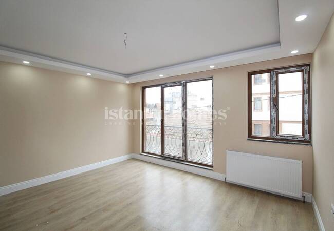 Well-located 1+1 Flat Close to Bazaar in Eyüpsultan Istanbul 12