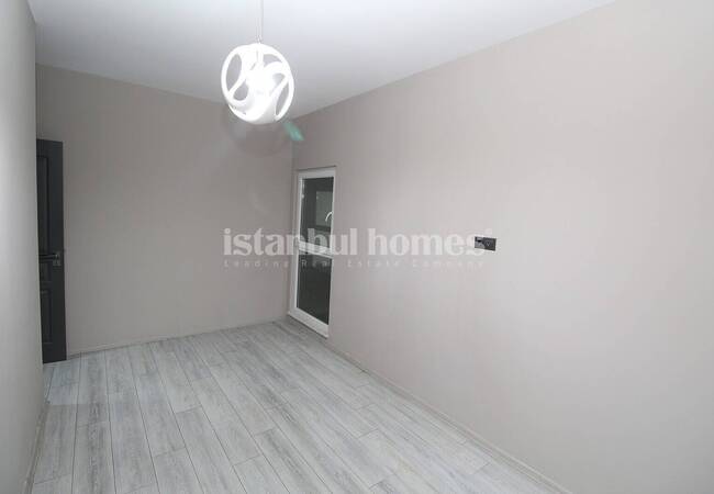 Apartments in a Complex with a Pool and Security in Esenyurt 15