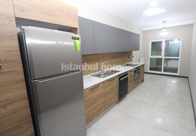 Apartments in a Complex with a Pool and Security in Esenyurt 10