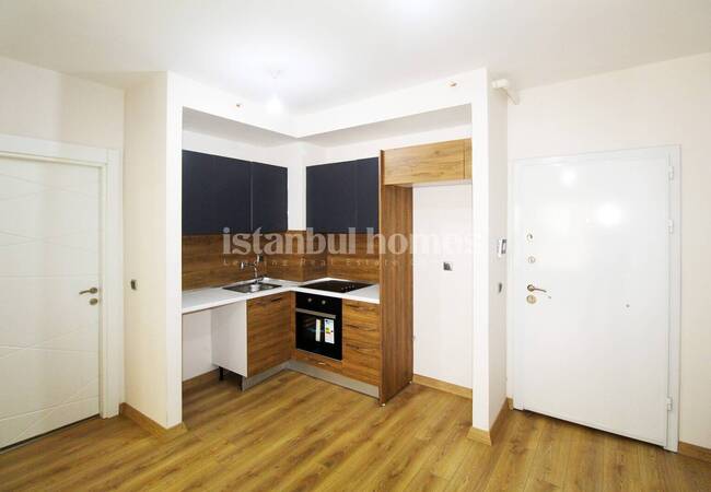 Apartment in a Complex with Pool and Parking Lot in Istanbul 15