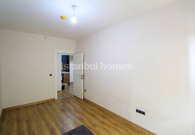 Apartment in a Complex with Pool and Parking Lot in Istanbul 18