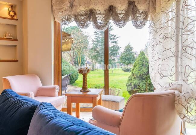 Çekmeköy'de Nezih Sitede Müstakil Bahçeli Tripleks Villa 6