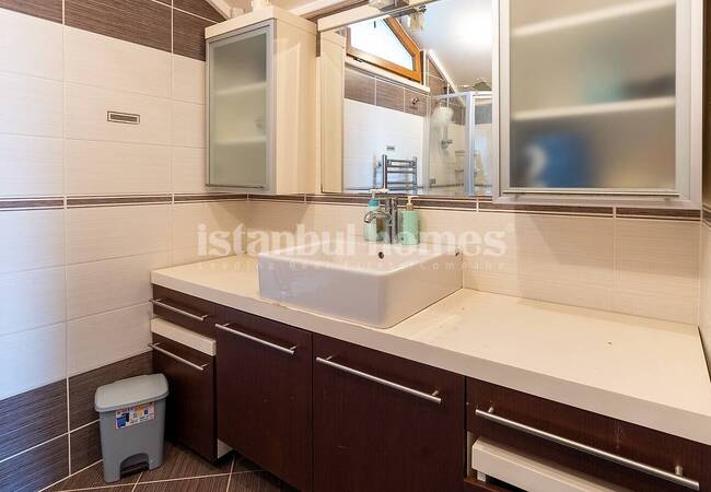 Çekmeköy'de Nezih Sitede Müstakil Bahçeli Tripleks Villa 16