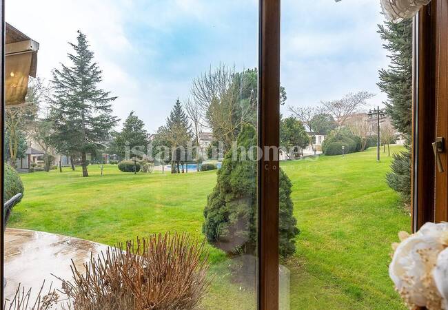 Çekmeköy'de Nezih Sitede Müstakil Bahçeli Tripleks Villa 8